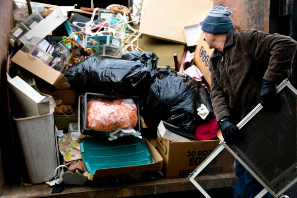 Best Basement Cleanout  in Des Plaines, IL